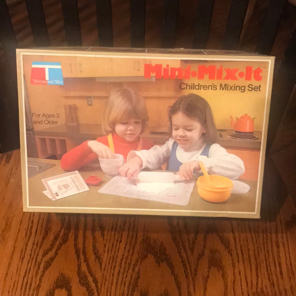 Vintage Tupperware mini mix it